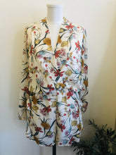 Load image into Gallery viewer, Shyanne Floral Burst Long Sleeve Romper (Smalls Only)