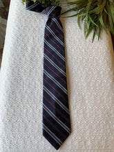 Load image into Gallery viewer, Robert Talbott ‘BEST OF CLASS’ 100% Silk Tie
