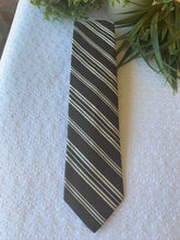 Load image into Gallery viewer, Robert Talbott ‘BEST OF CLASS’ 100% Silk Tie
