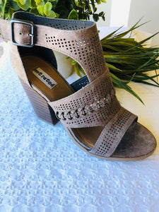 Kira Wood Stacked Chunky Heel Greige