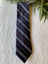 Load image into Gallery viewer, Robert Talbott ‘BEST OF CLASS’ 100% Silk Tie
