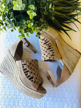 Load image into Gallery viewer, Juti Platform Espadrille Wedge Nude
